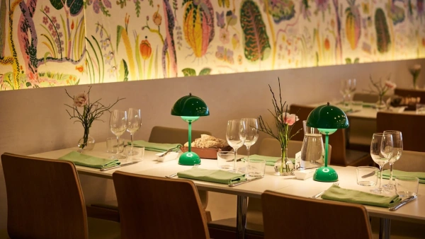 The Garden, vacker miljöbild, dukade bord i restaurangen, fine dining